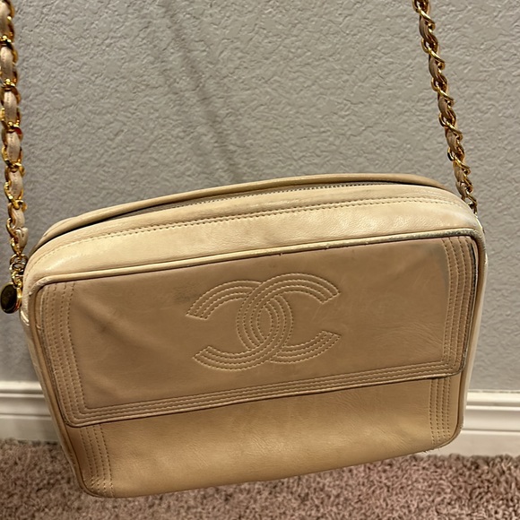 Vintage cream Chanel camera bag - Picture 7 of 9